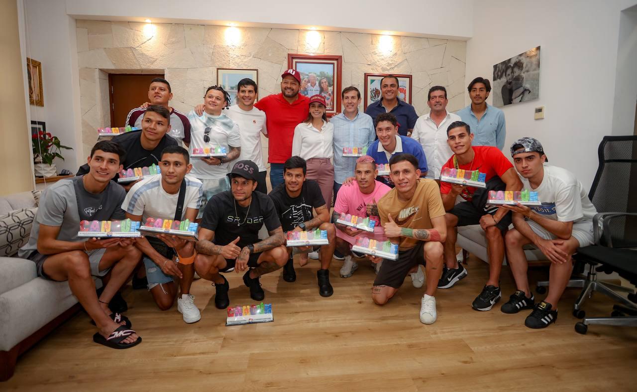 uploads/6/32/01 (863).Jpeg